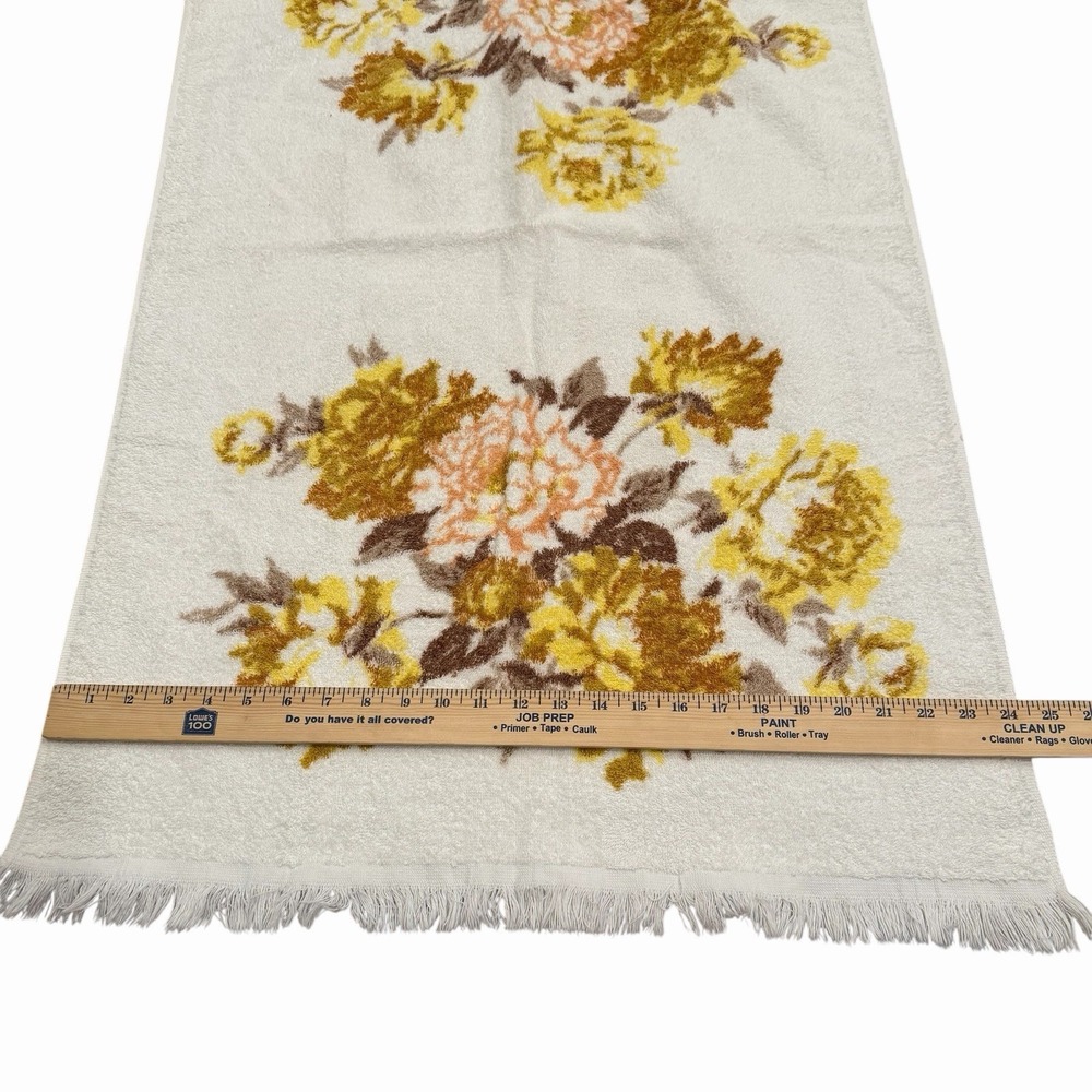 VTG Treasure Chest Towel Yellow Gold Floral Fringe 60s 70's 24x37 Flowers MCM - Picture 4 of 6